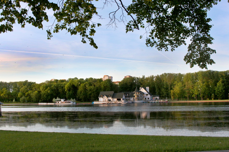 Komsomolskoye Lake beach