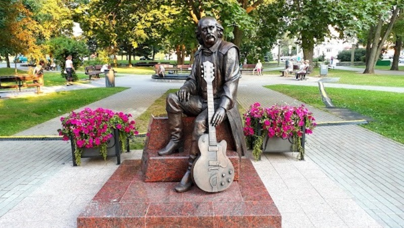 Сквер імя Уладзіміра Мулявіна (бульвар Мулявіна)